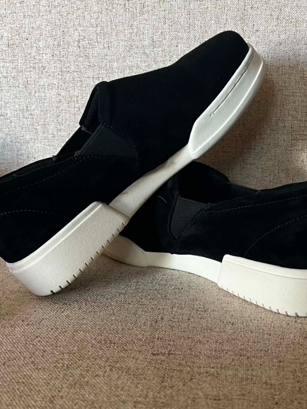 New Bella Vita Maribel Slip-On Sneakers Black Suede Size 8W